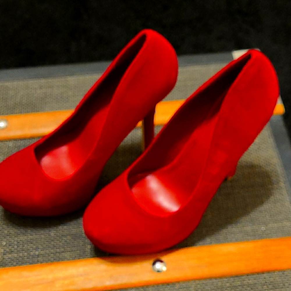 BRIGHT Red Stilleto 👠 Heels